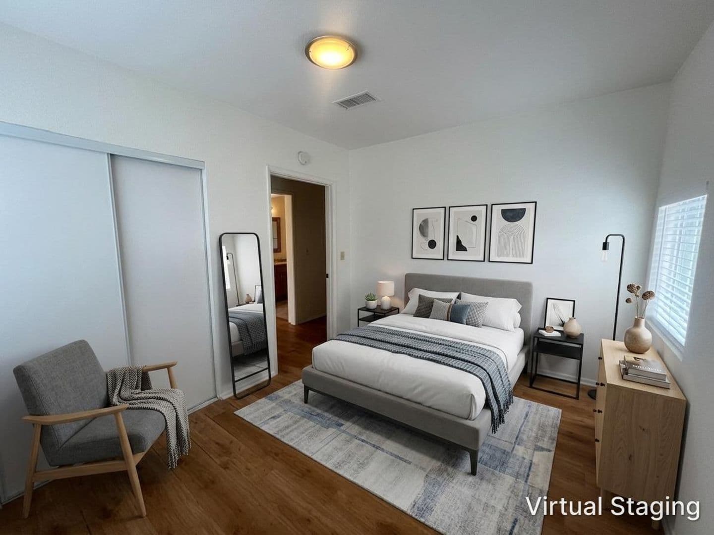 Northridge House: 17430 W Gledhill St.