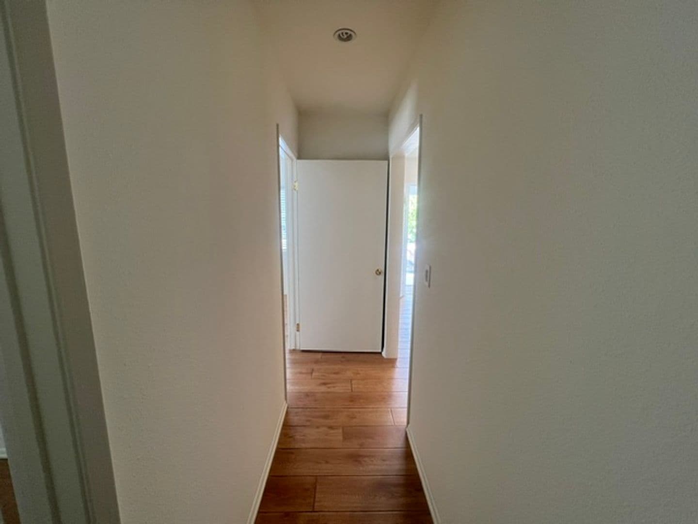 Northridge House: 17430 W Gledhill St.