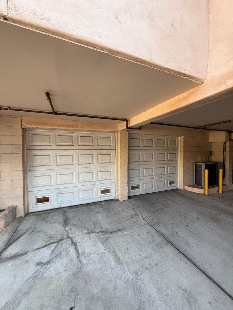Granada Hills House: 17311 Chatsworth St