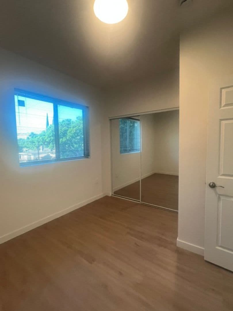 Granada Hills House: 11303 Paso Robles Avenue