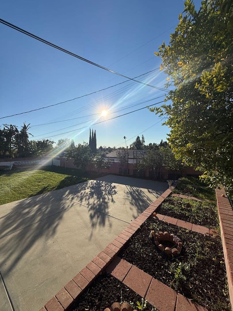 Granada Hills House: 11725 Monogram Avenue