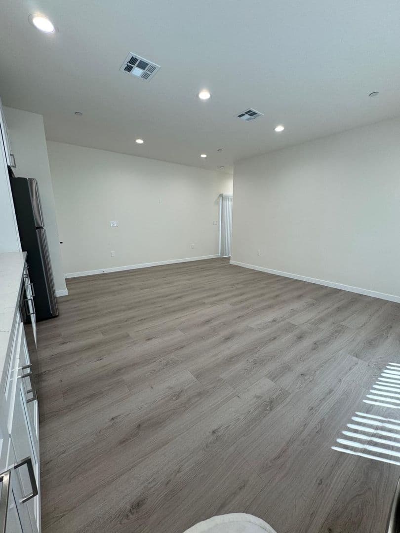 Reseda Apartment: 7317-7321 Garden Grove Avenue