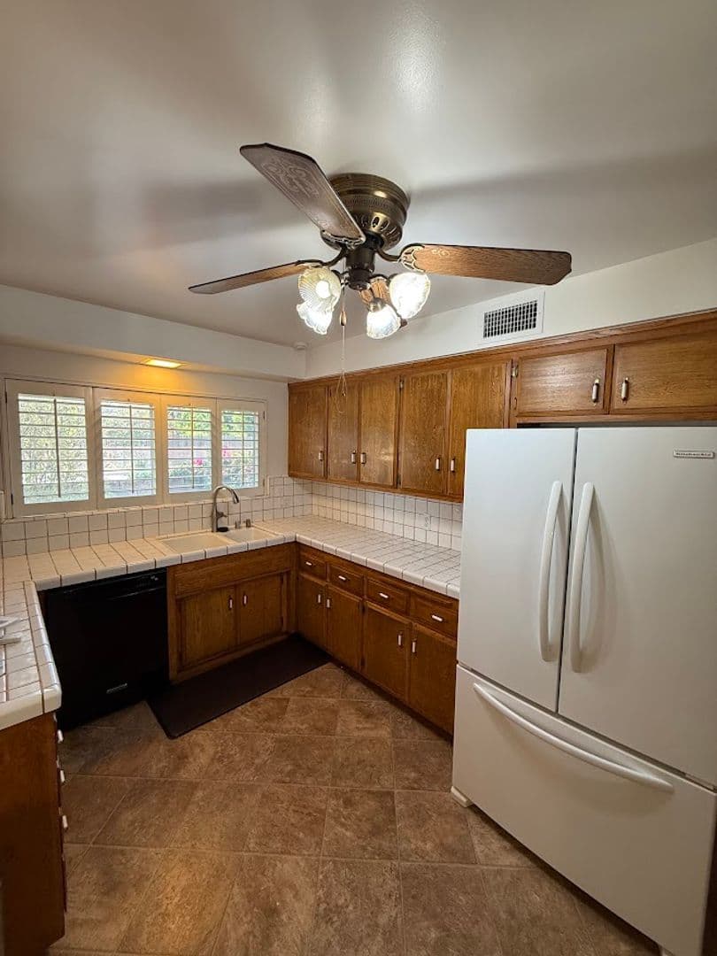 Northridge House: 19647 Merridy St.