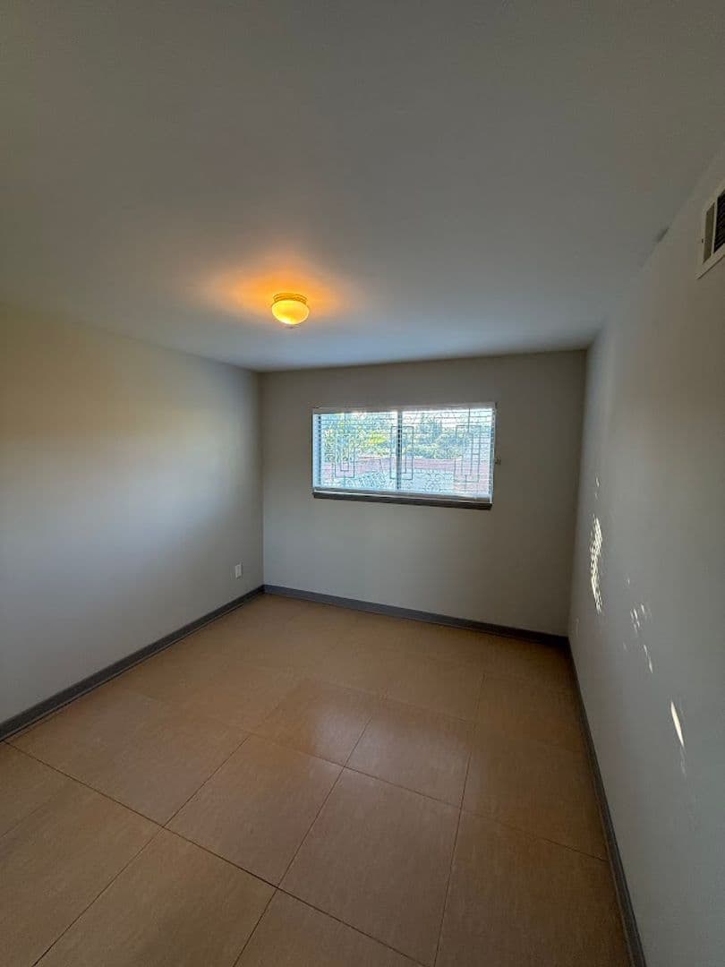 Granada Hills House: 11725 Monogram Avenue