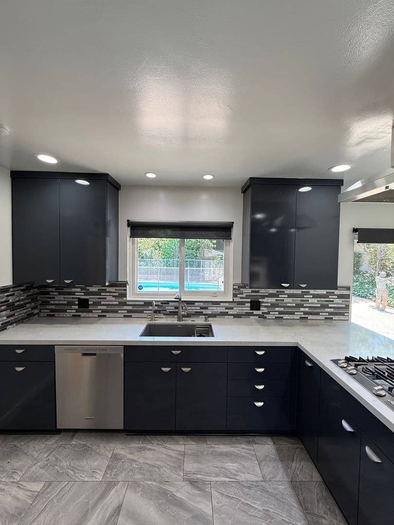 Tarzana House: 18836 La Amistad Pl