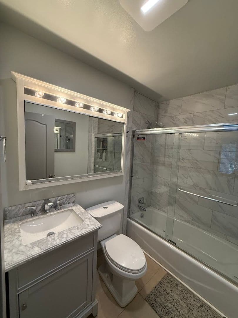 Granada Hills House: 11725 Monogram Avenue