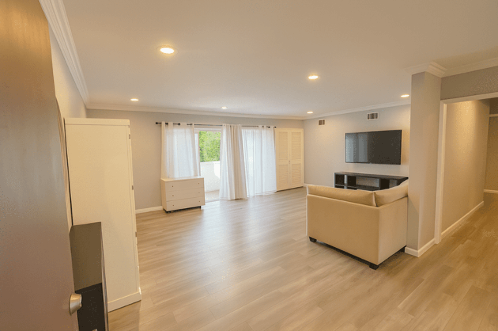 North Hollywood Condo: 6301 Coldwater Canyon Blvd. Unit 22