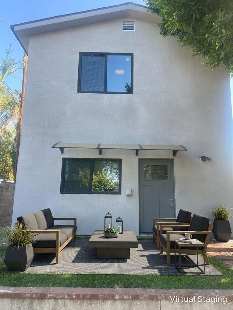 Granada Hills House: 11303 Paso Robles Avenue