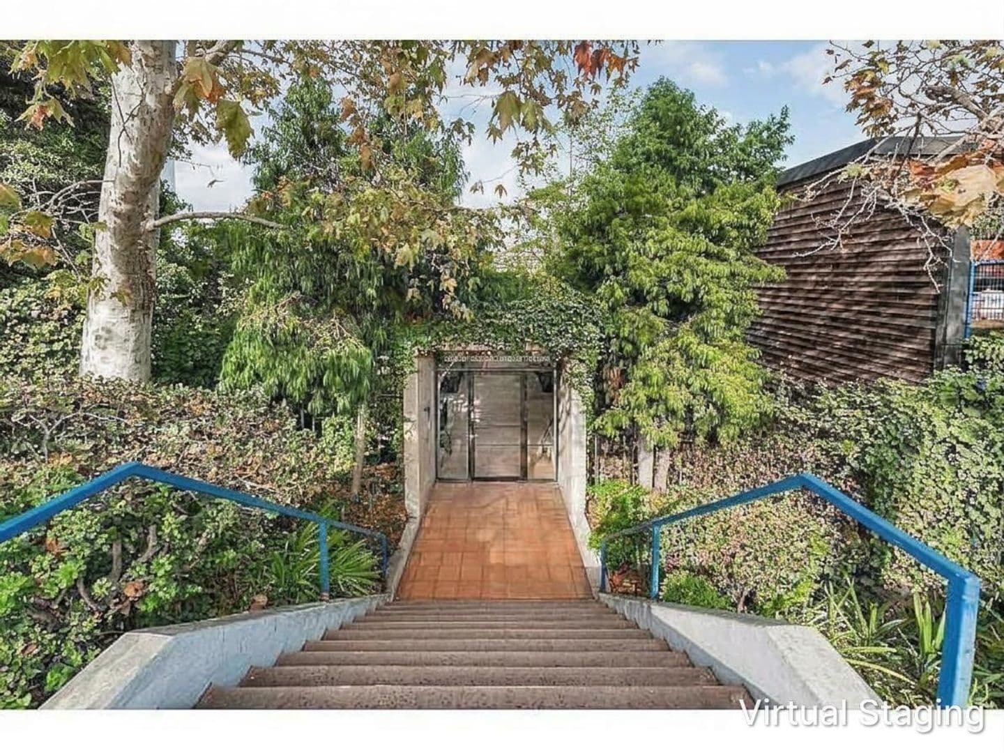 Los Angeles Condo: 3884 Fredonia Dr. Unit F