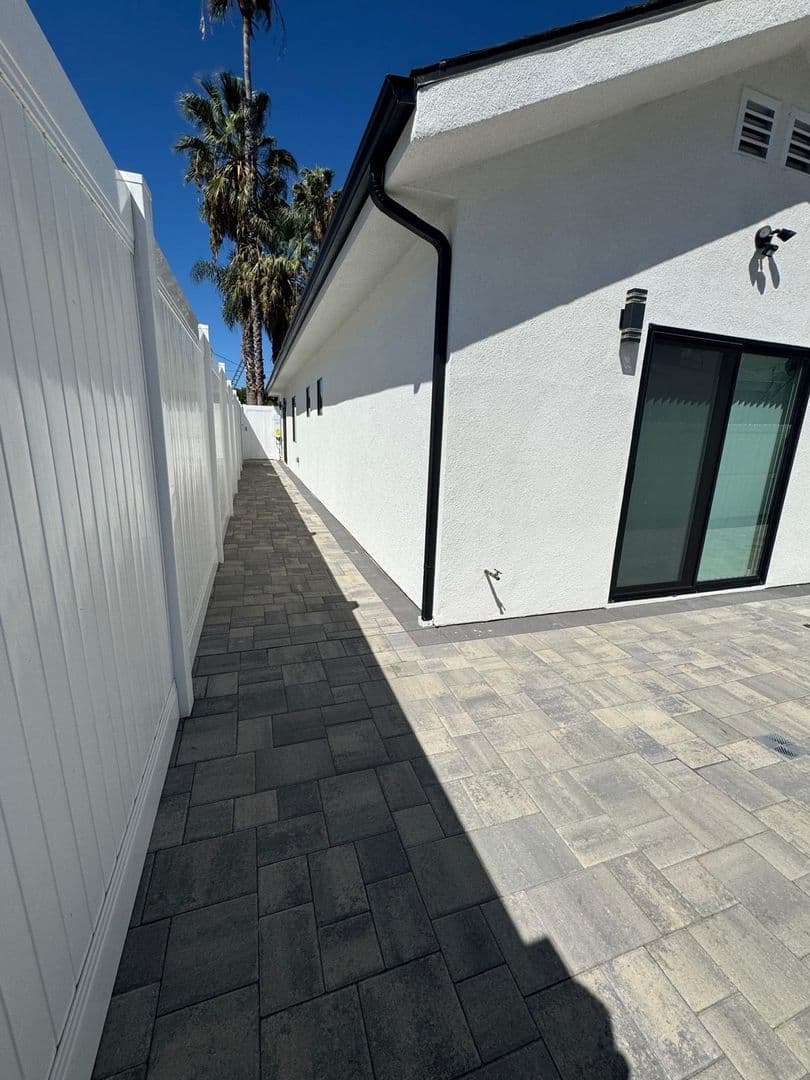 Reseda Apartment: 7317-7321 Garden Grove Avenue