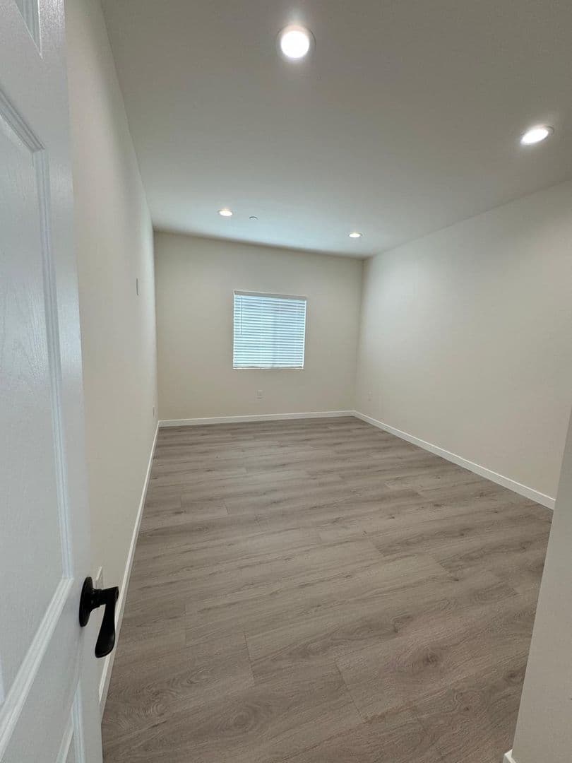 Reseda Apartment: 7317-7321 Garden Grove Avenue
