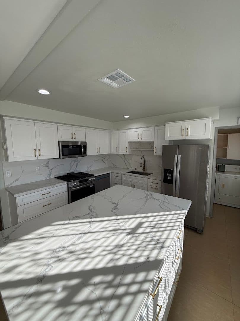 Granada Hills House: 11725 Monogram Avenue