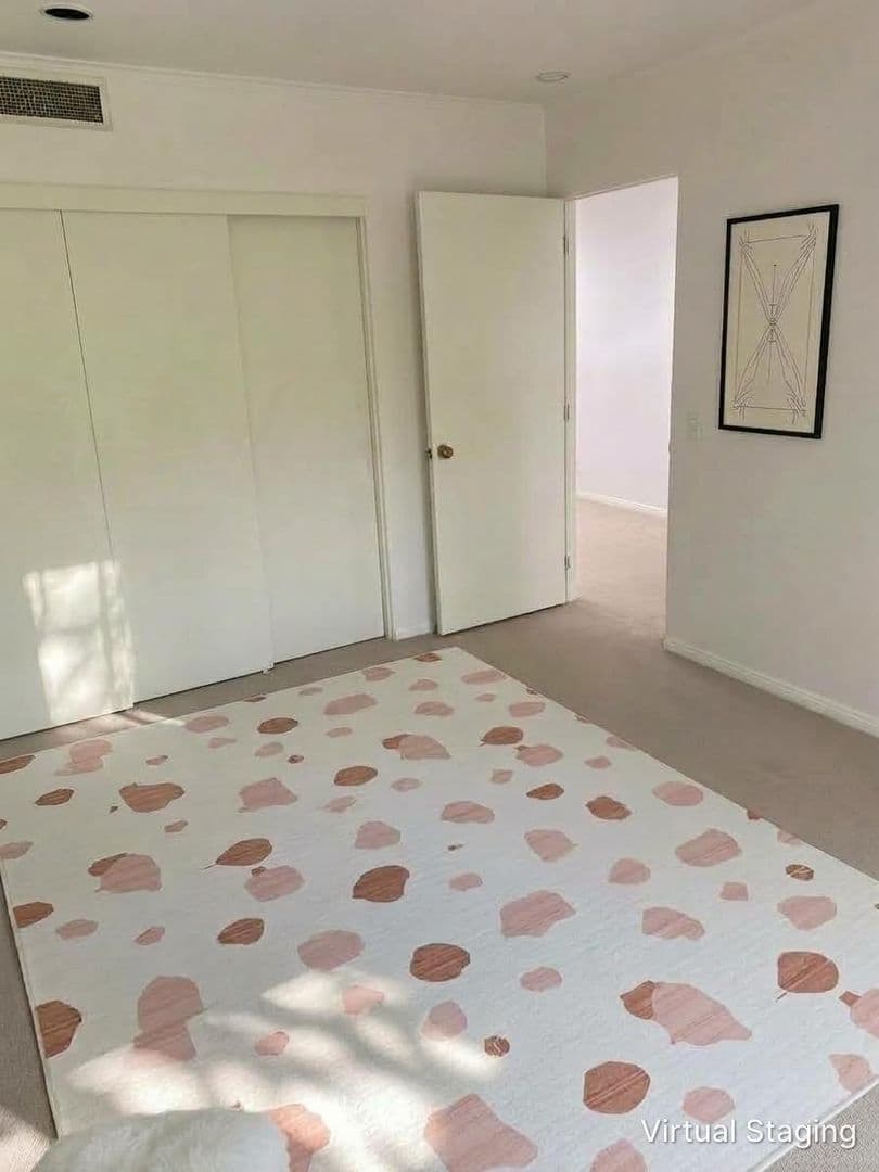 Los Angeles Condo: 3884 Fredonia Dr. Unit F