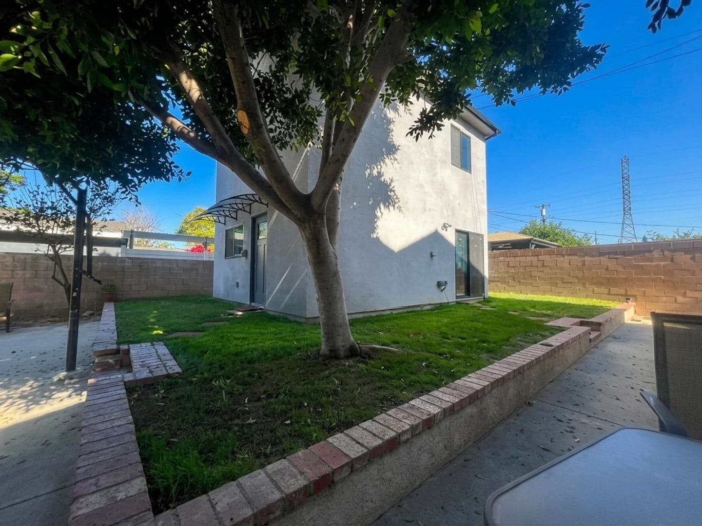 Granada Hills House: 11303 Paso Robles Avenue