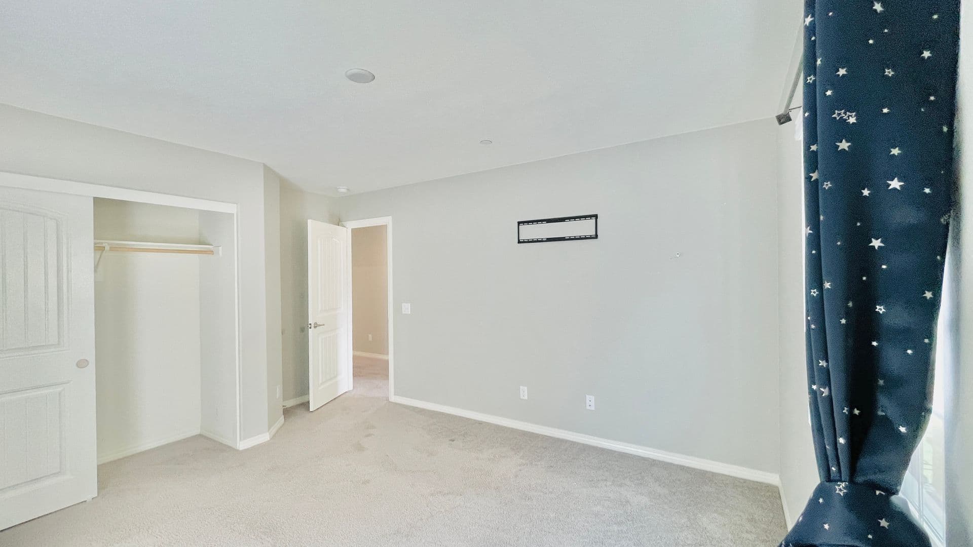 Jurupa Valley House: 11998 Santiam Ct