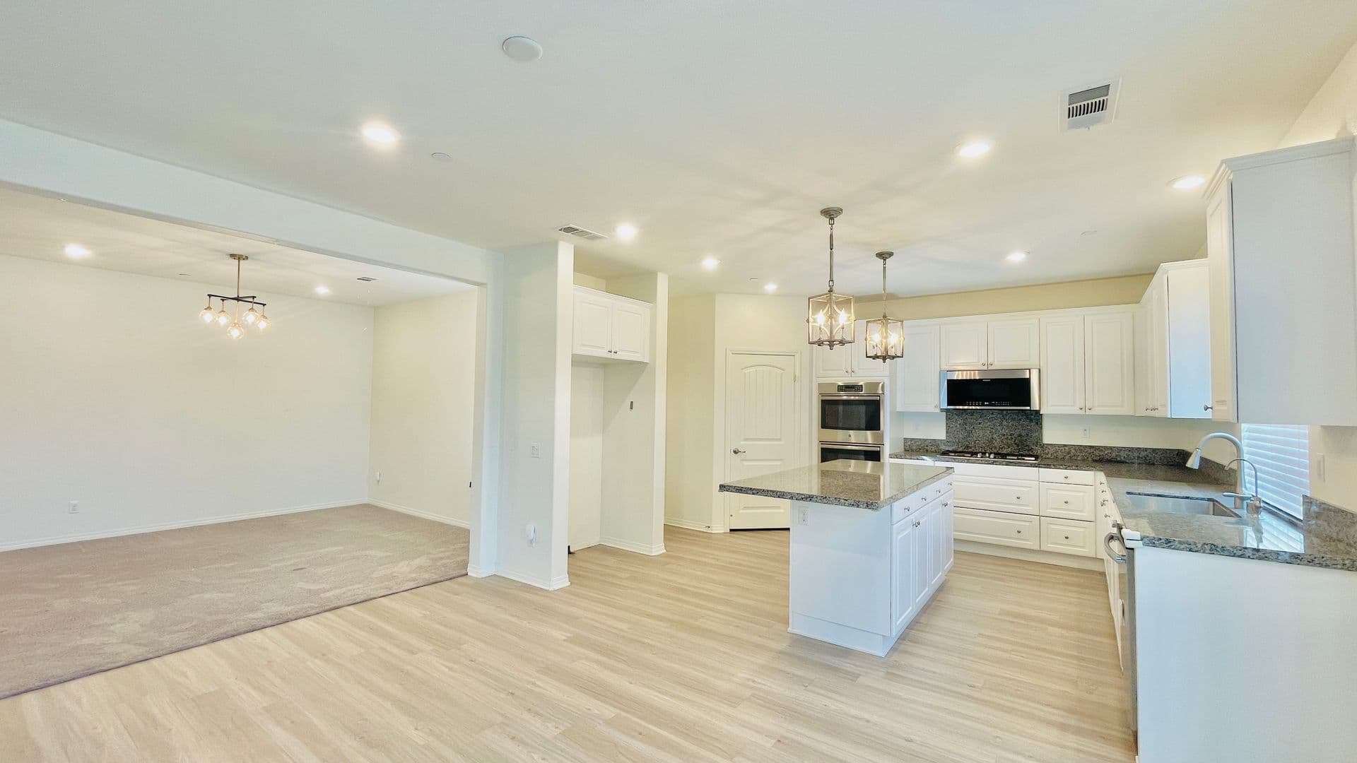Jurupa Valley House: 11998 Santiam Ct