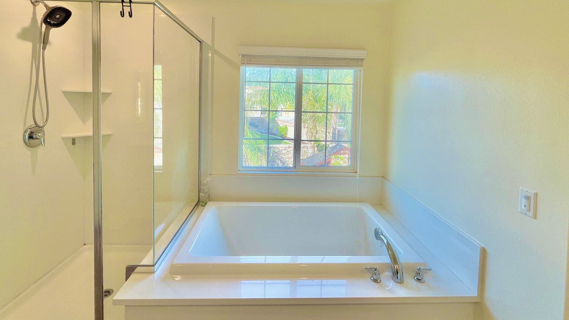 Jurupa Valley House: 11998 Santiam Ct