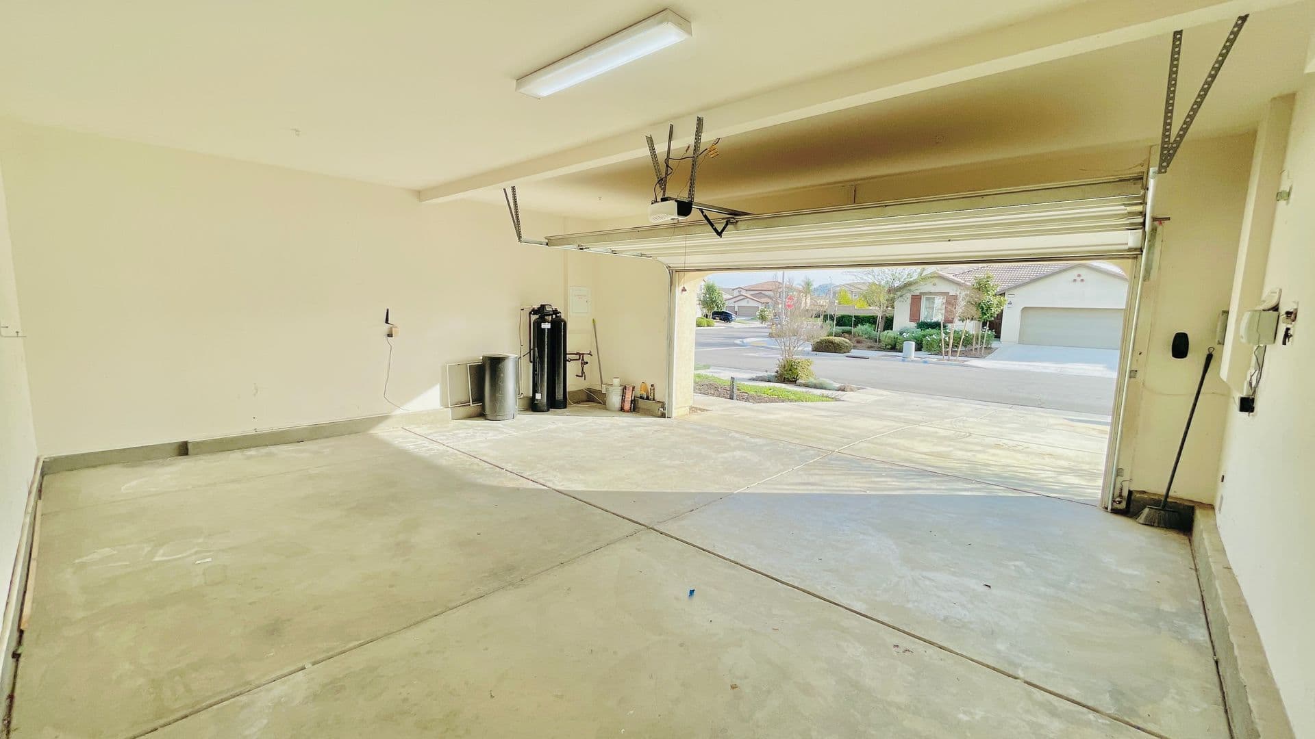 Jurupa Valley House: 11998 Santiam Ct