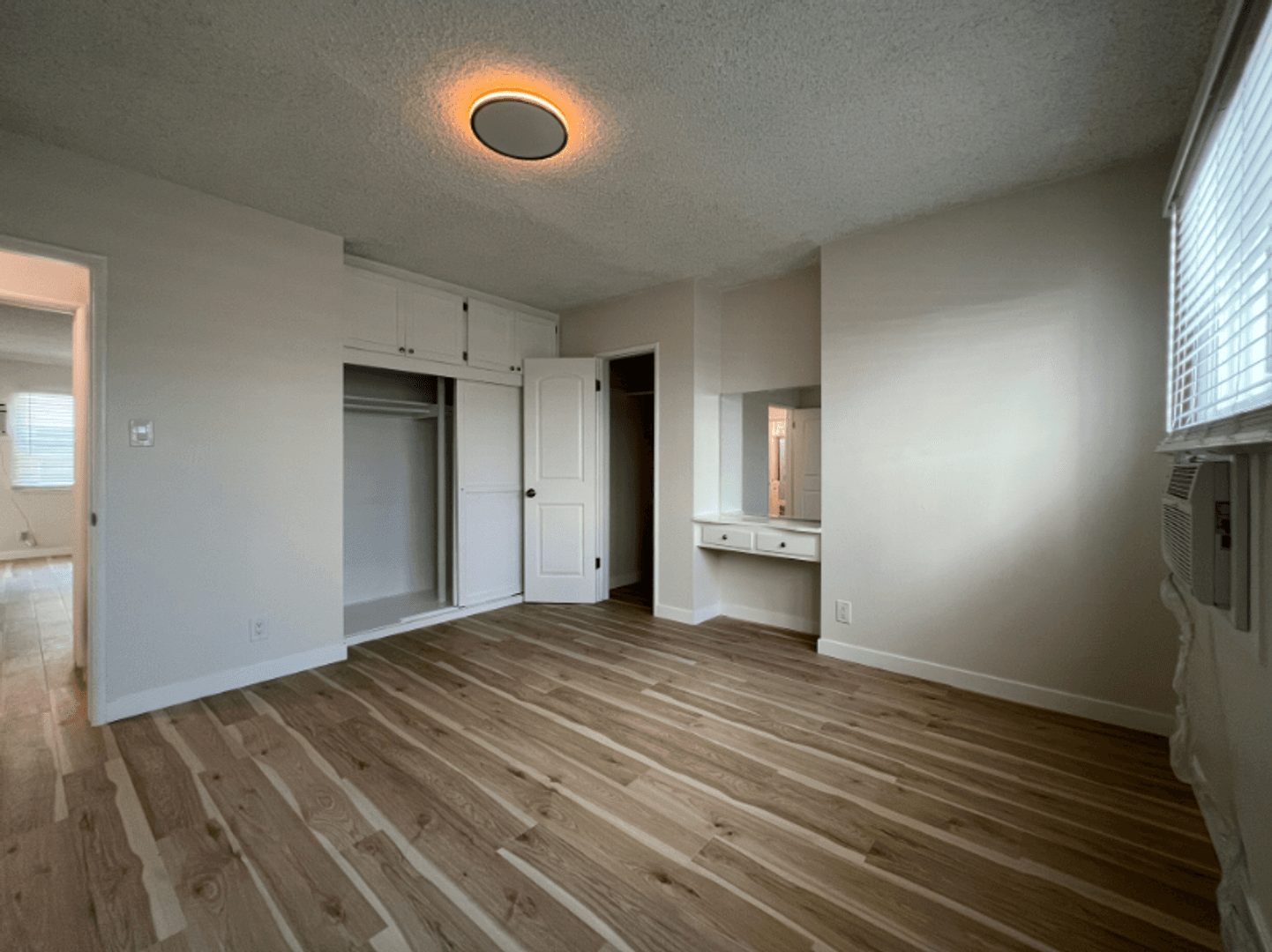 Valley Village Apartment: 4710 Vantage Ave