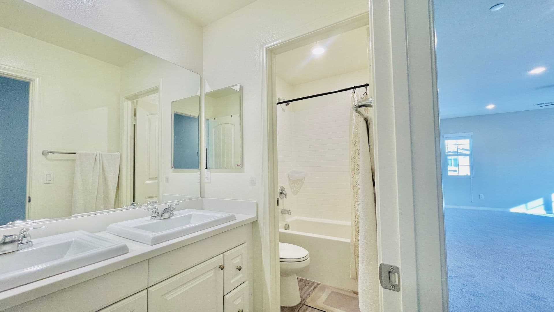 Jurupa Valley House: 11998 Santiam Ct