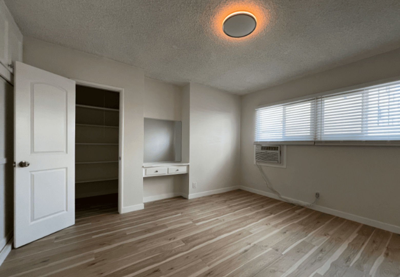 Valley Village Apartment: 4710 Vantage Ave