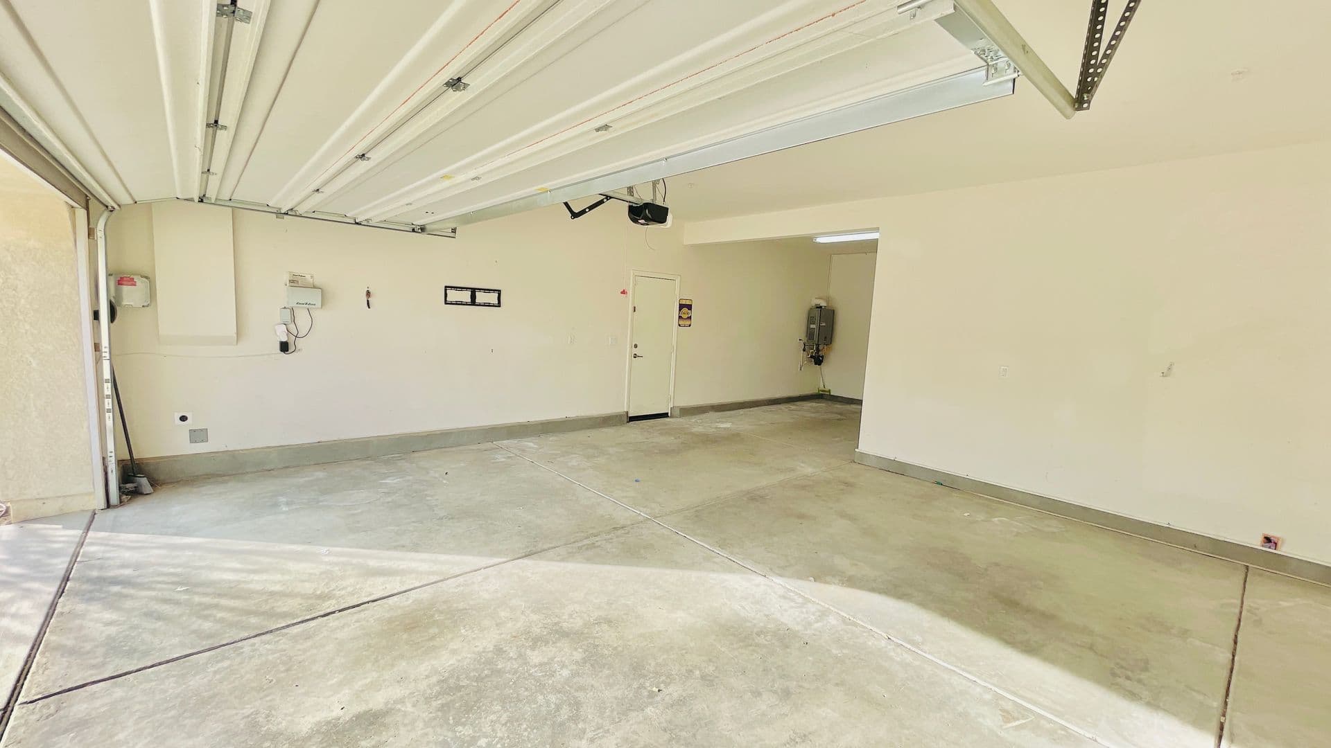 Jurupa Valley House: 11998 Santiam Ct