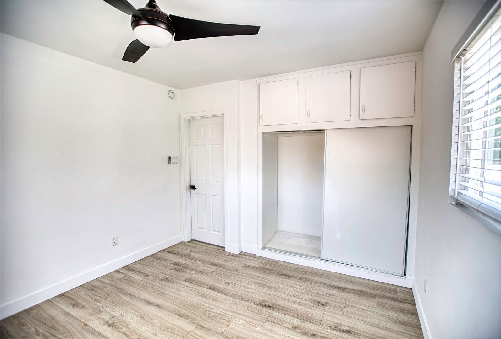 Los Angeles Apartment: 2021- 2027 W Jefferson Blvd