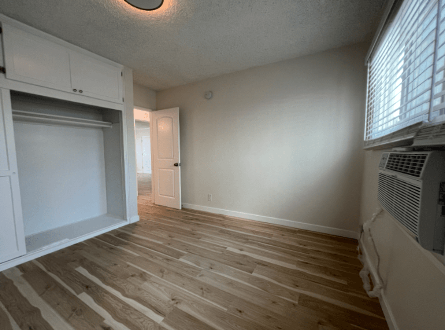 Valley Village Apartment: 4710 Vantage Ave