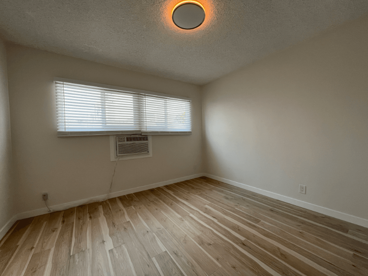 Valley Village Apartment: 4710 Vantage Ave