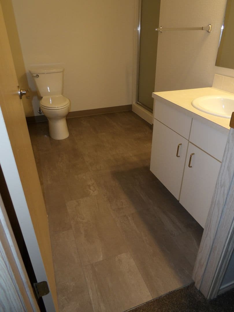 Ridgefield Apartment: 2019 NE 179th St