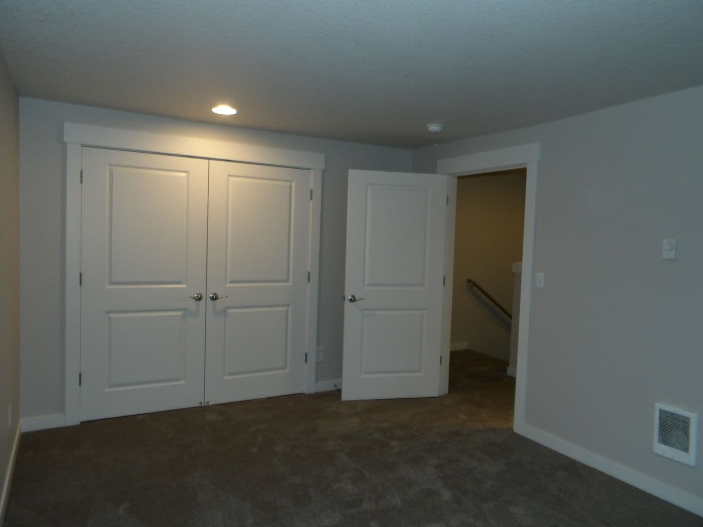 Ridgefield Apartment: 2019 NE 179th St