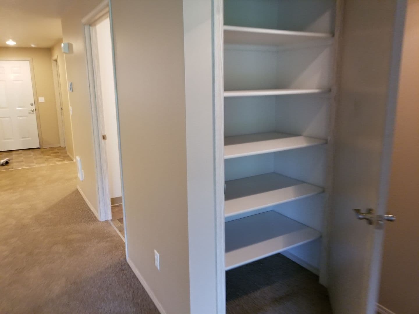 Ridgefield Apartment: 2019 NE 179th St
