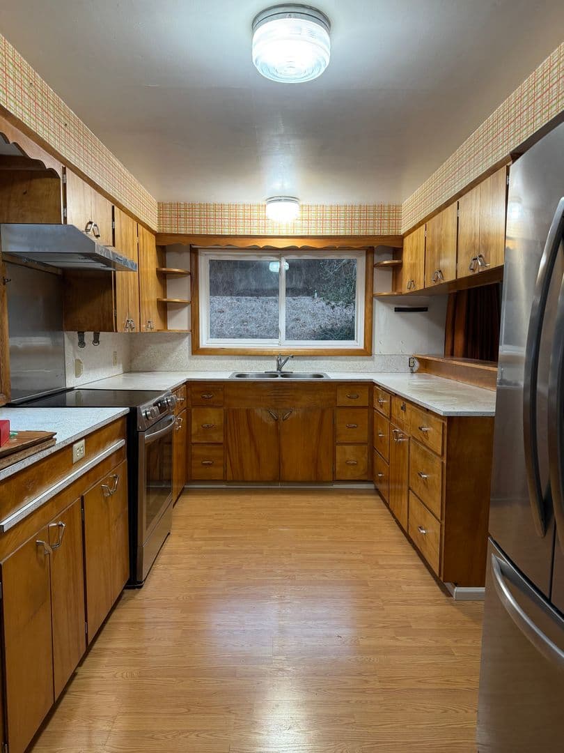 Amboy House: 44805 NE Yale Bridge Rd