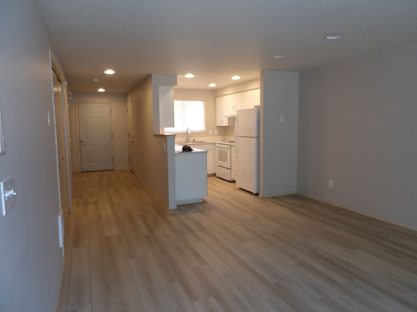 Ridgefield Apartment: 2019 NE 179th St