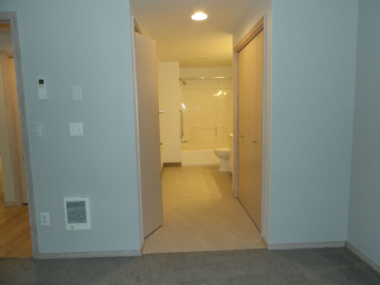 Ridgefield Apartment: 2019 NE 179th St