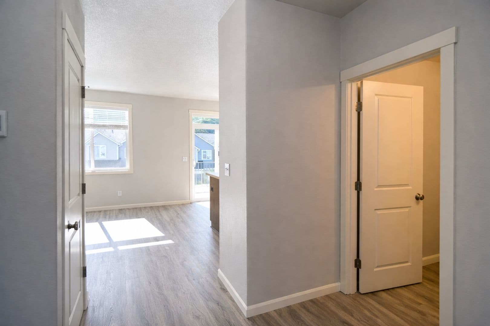 Kalama Apartment: 205 Cloverdale Rd