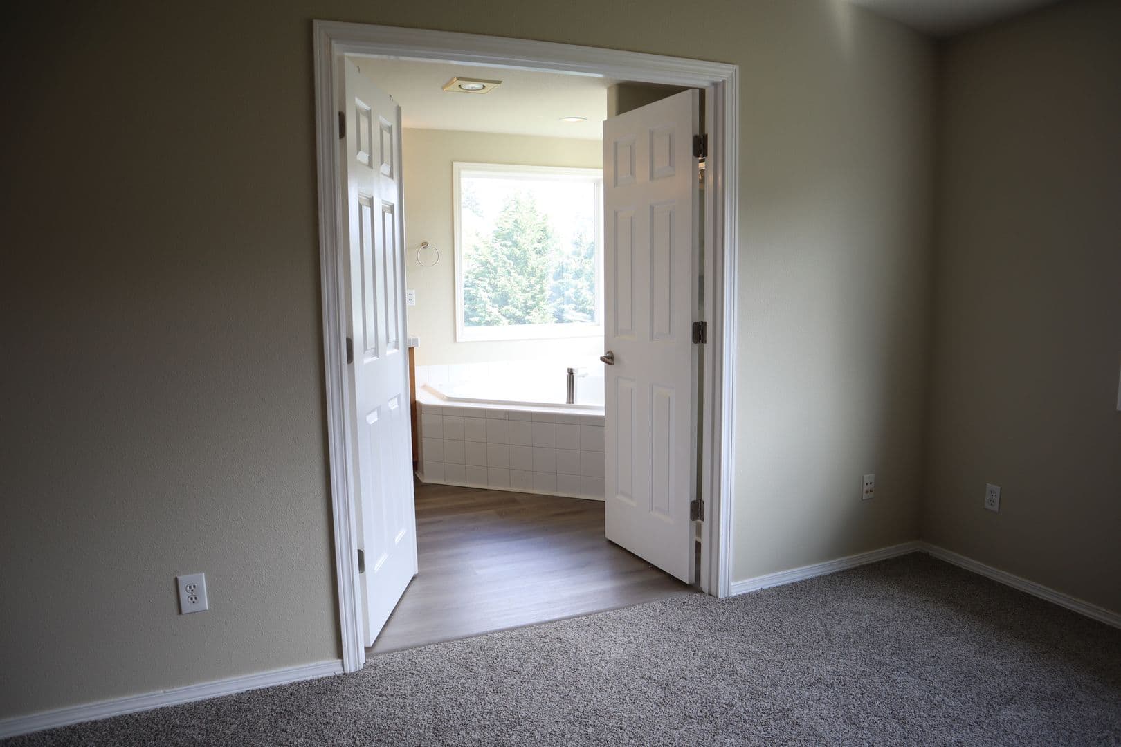 Vancouver House: 9507 NE 39th Ave