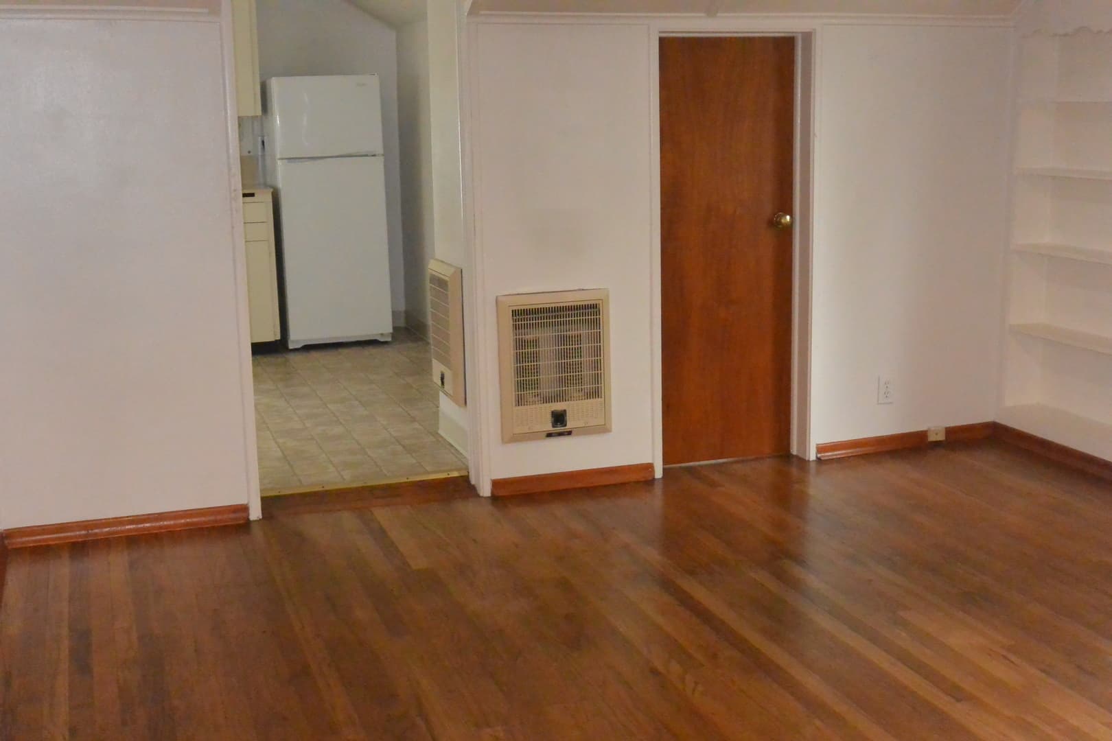 Vancouver Apartment: 401 E 28th St.