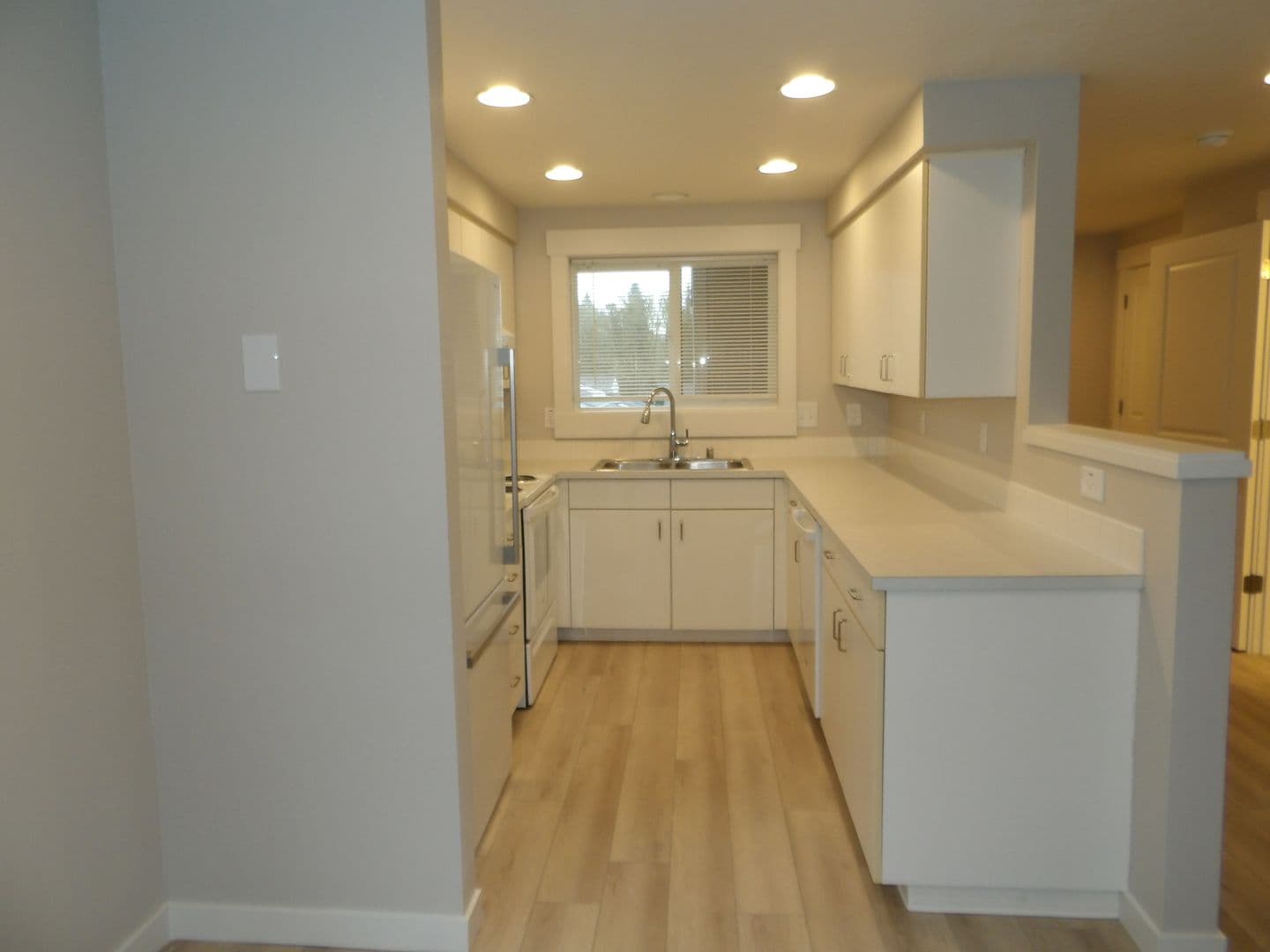 Ridgefield Apartment: 2019 NE 179th St