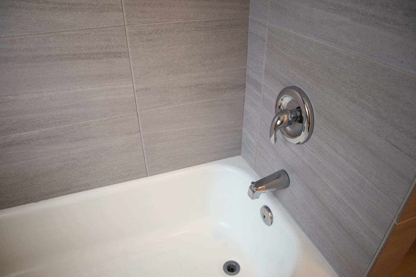 Vancouver Apartment: 401 E 28th St.