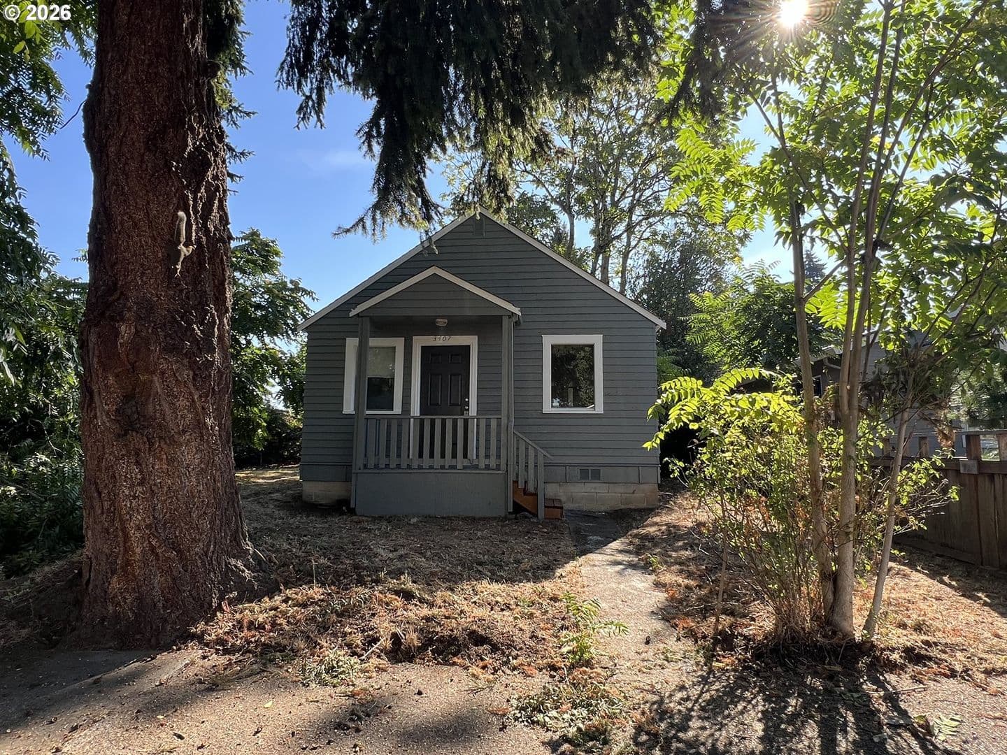 Vancouver House: 3407 Grand Blvd