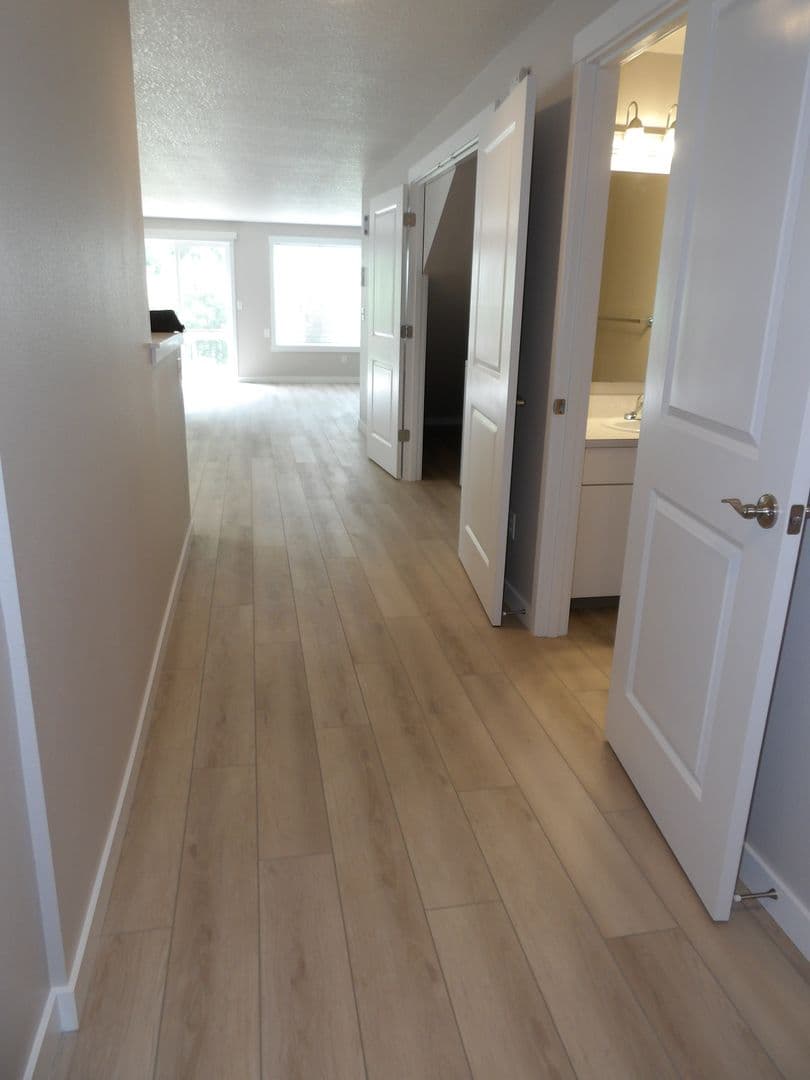 Ridgefield Apartment: 2019 NE 179th St