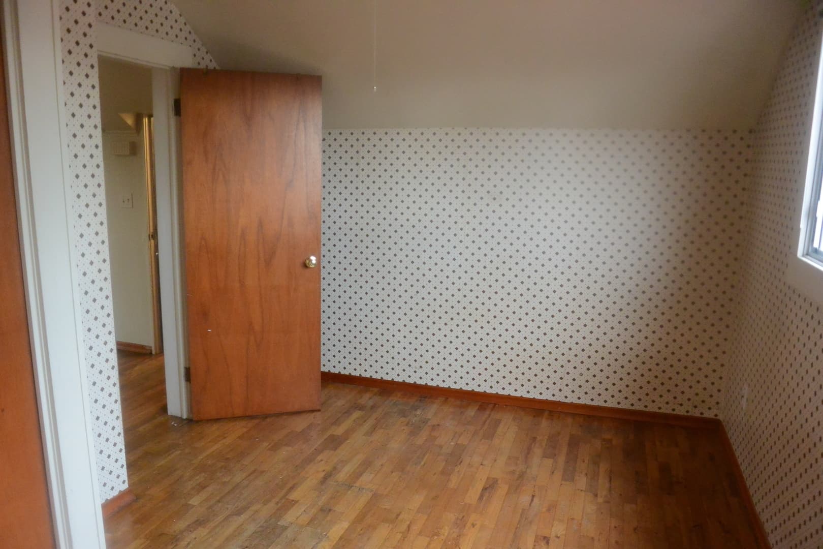 Vancouver Apartment: 401 E 28th St.