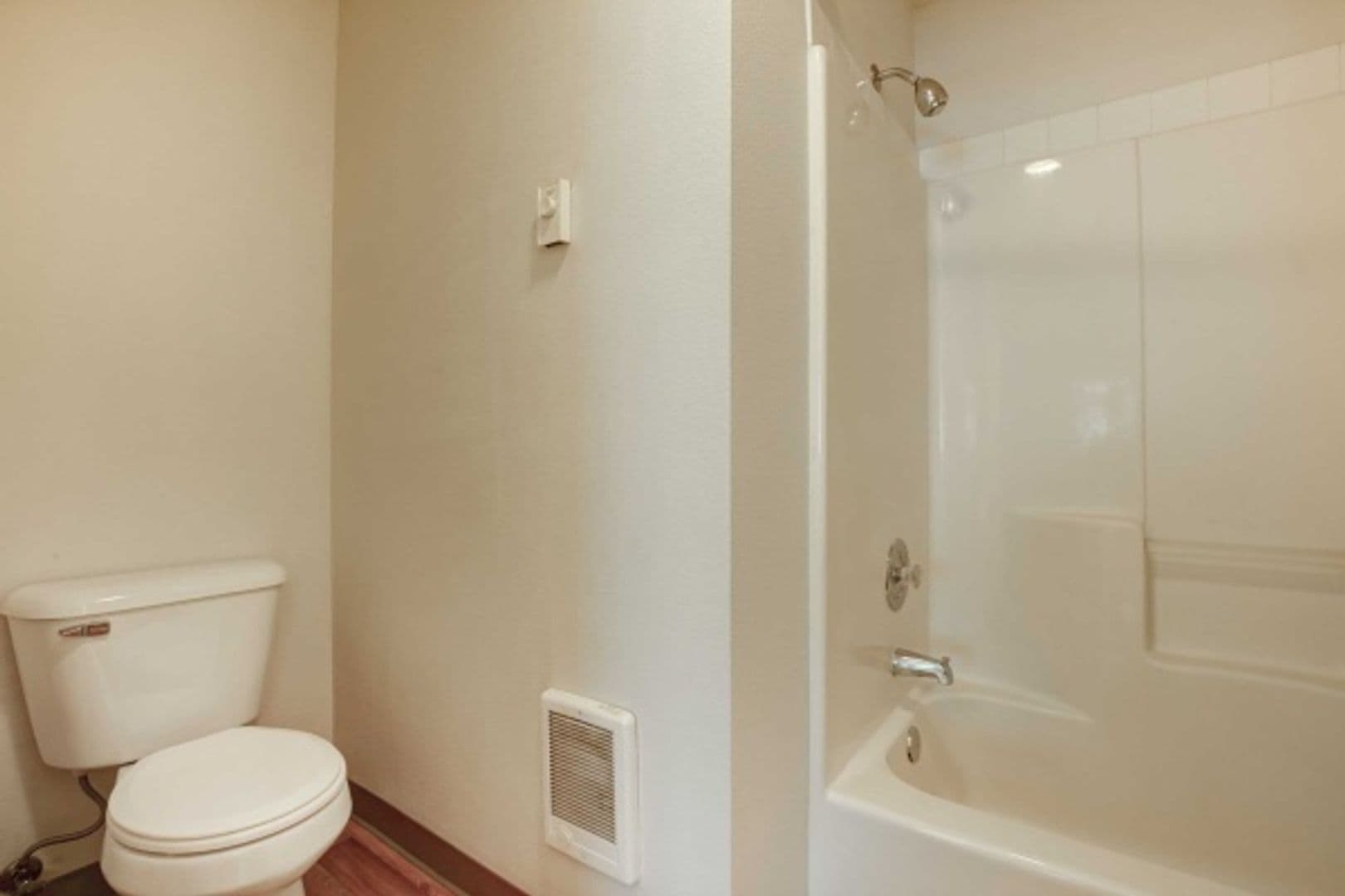 Ridgefield Apartment: 2019 NE 179th St