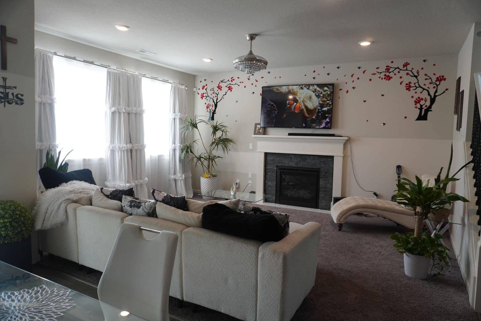 Ridgefield House: 4201 S Willow Dr