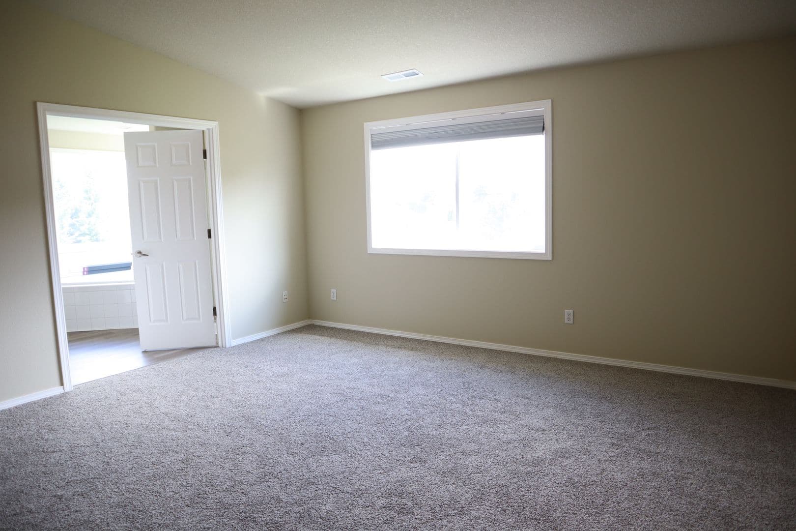 Vancouver House: 9507 NE 39th Ave