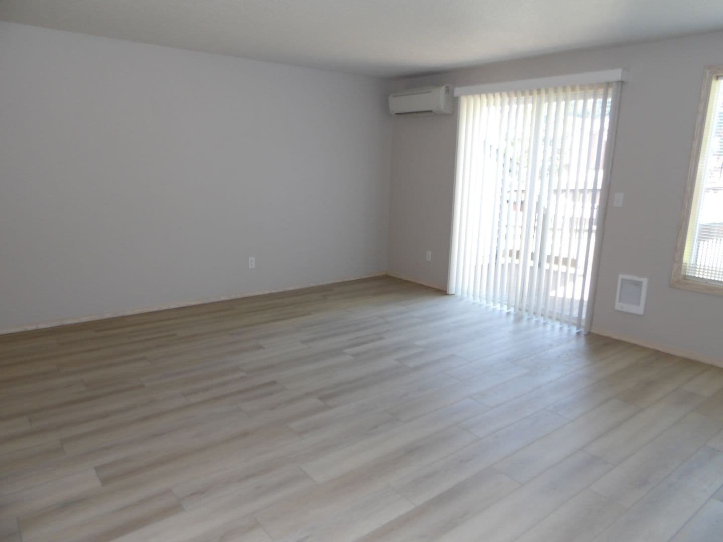 Ridgefield Apartment: 2019 NE 179th St