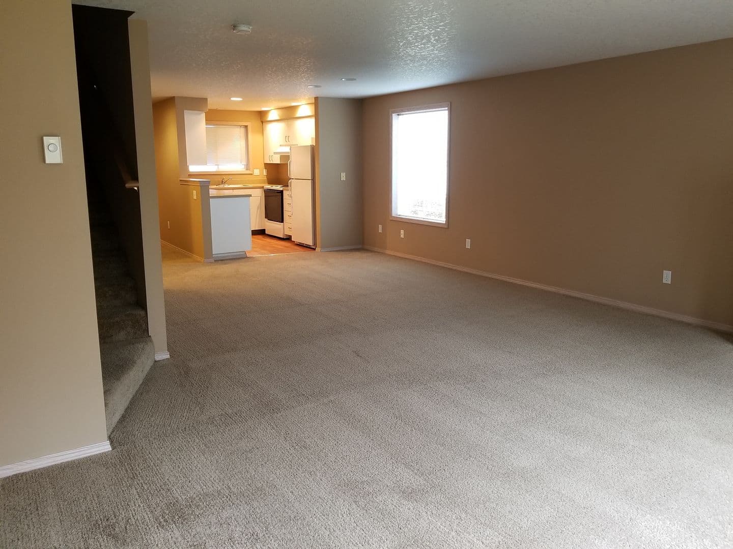 Ridgefield Apartment: 2019 NE 179th St