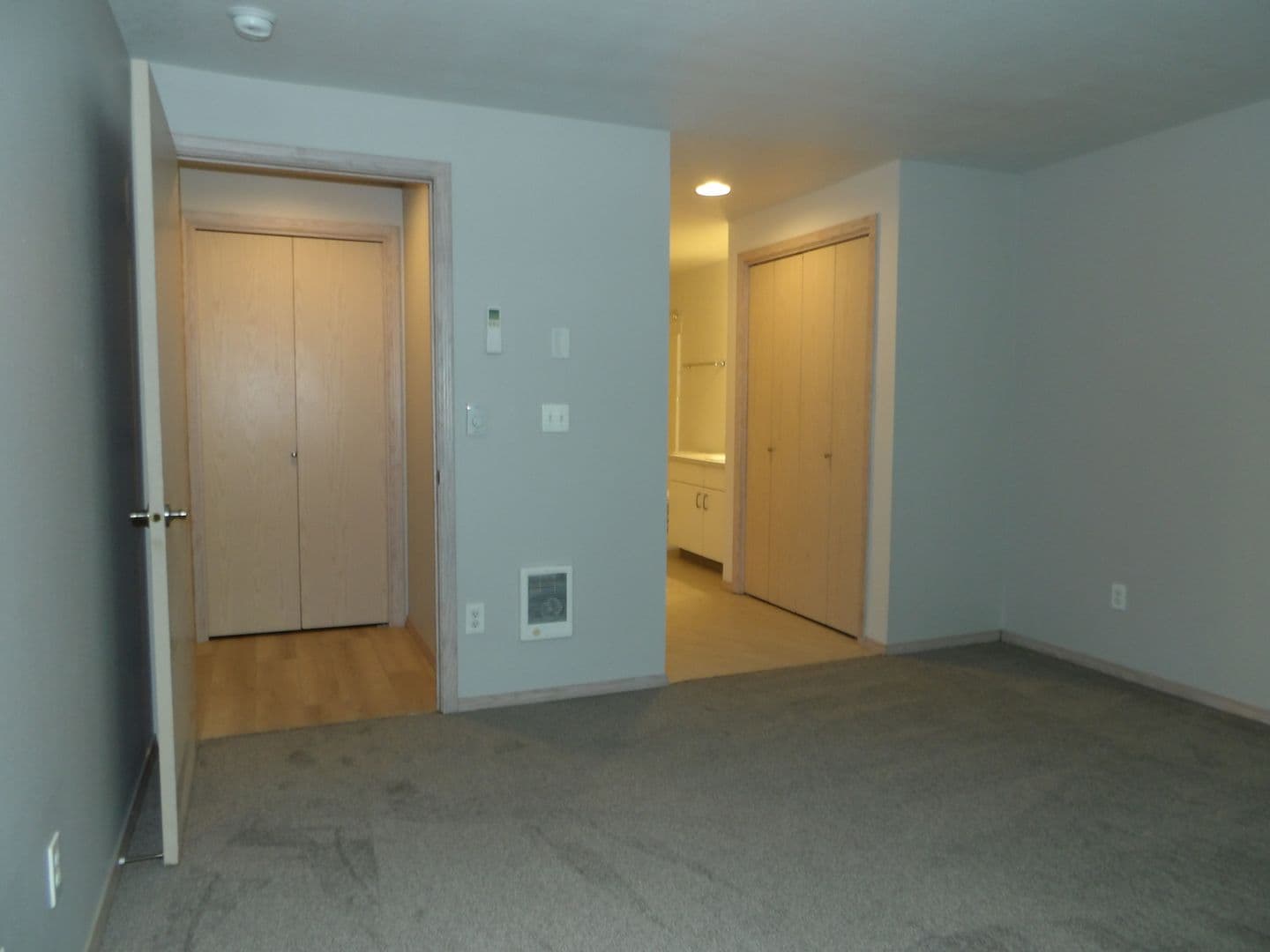 Ridgefield Apartment: 2019 NE 179th St