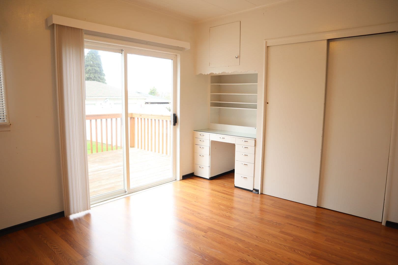 Vancouver Apartment: 401 E 28th St.